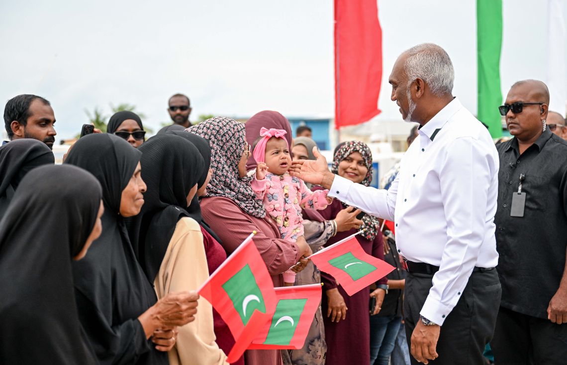 ރައީސްގެ ސިޔާސަތު: ރައްޔިތުންނާ ގާތަށް