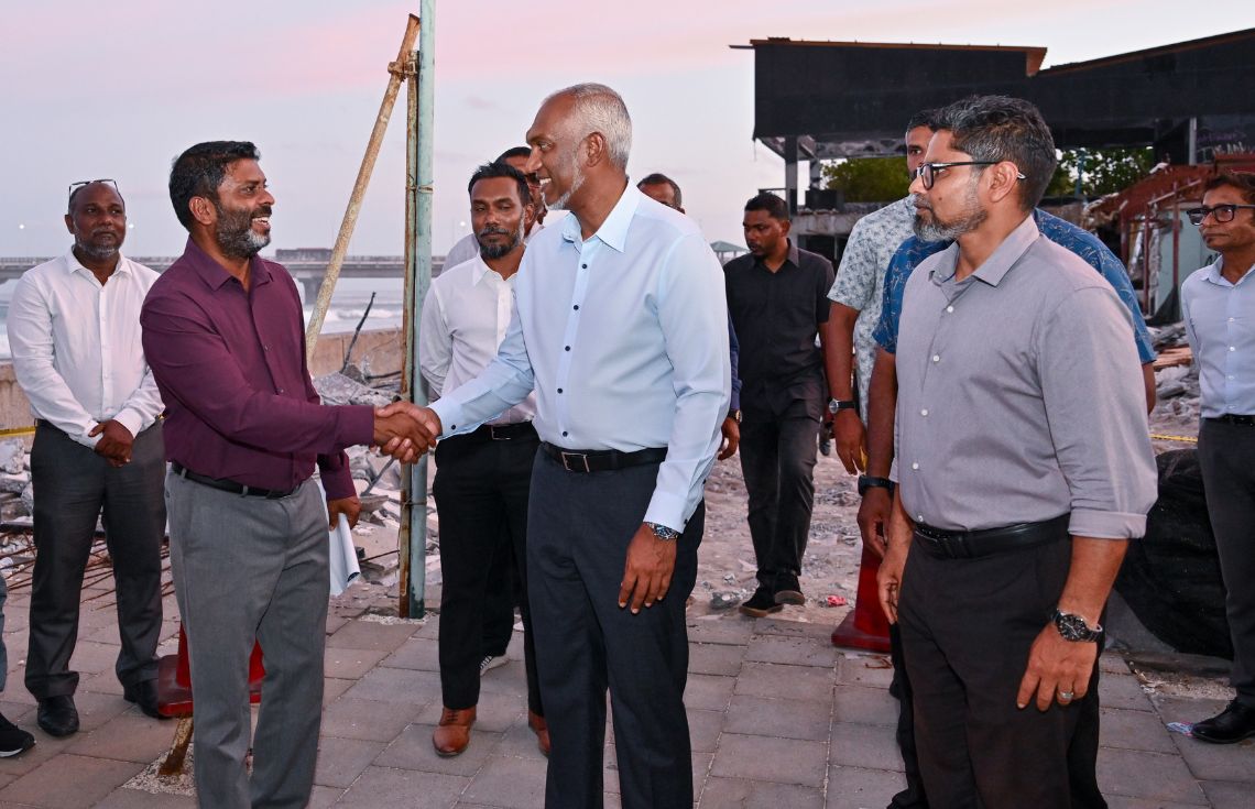 ނޭޝަނަލް ސަރފިންގް ސްޓޭޑިއަމްގެ މަސައްކަތް ކުރިއަށްދާގޮތް ރައީސް މުޢިއްޒު ބައްލަވާލައްވައިފި