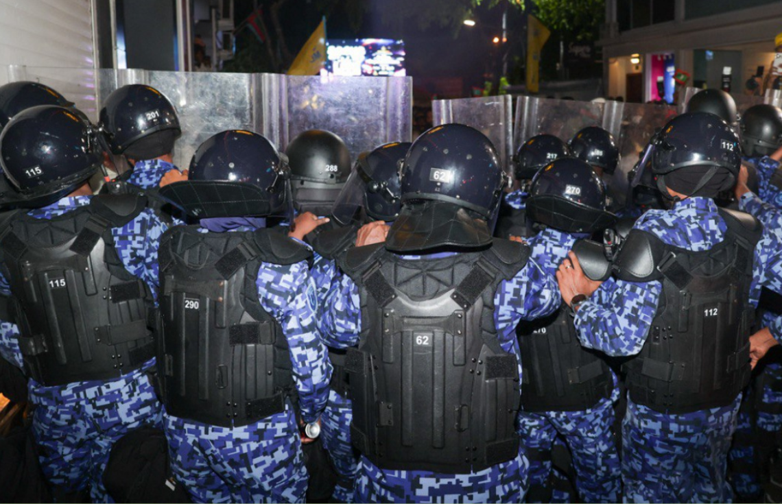 ފުލުހުން އެލްއާރުއޭޑީ ބޭނުންކުރީ ނަސޭހަތްތެރިވުމުން ވެސް އެއްބާރުލުން ނުދިނުމުން: ޚާރިޖީ ވަޒީރު