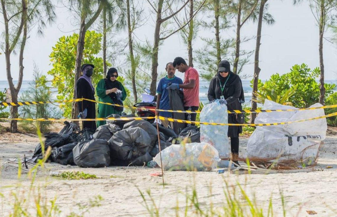 ހުޅުމާލެ ސާފުކުރުމުގެ ހަރަކާތުން 2 ޓަނަށްވުރެ ގިނަ ކުނި ނަގައިފި!