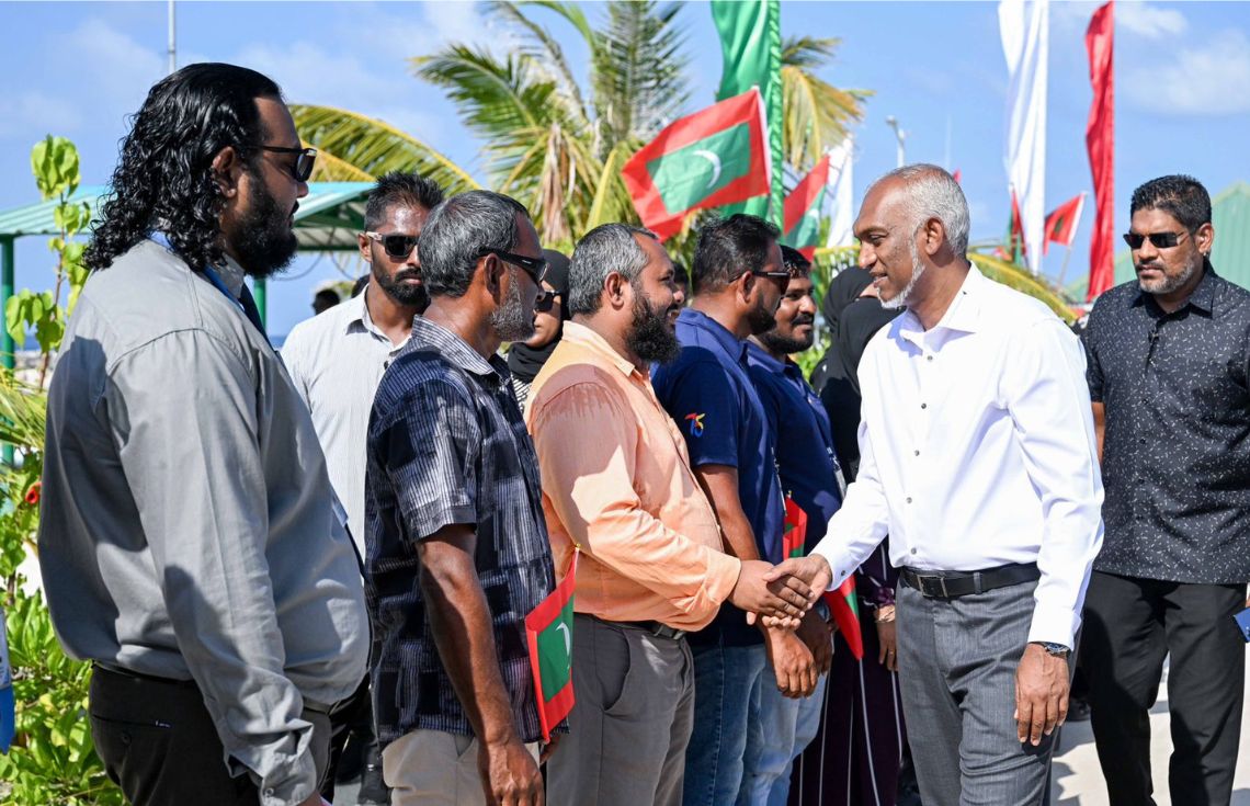 16 އަހަރު ފަހުން ދިވެހިރާއްޖޭގެ ރައީސަކު ފުރަތަމަ ފަހަރަށް އދ.ކުނބުރުދޫއަށް ވަޑައިގެންފި!