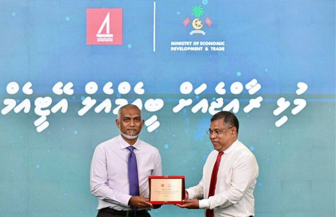 81 ރަށަށް 24 އަހަރުން ދިން ޚިދުމަތް ، 95 ރަށަށް 8 މަސް ތެރޭގައި ، ބާކީ 10 ރަށް : މިސަރުކާރުގެ ދުވެލި ތަފާތު!