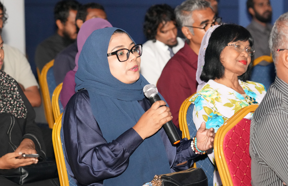 ދިވެހި ޤައުމިއްޔަތު އިއާދަކުރުމާ ގުޅޭ ސްކޮލަރޝިޕަށް ކުރިމަތިލި ފަރާތްތަކަށް ސެޝަނެއް ބާއްވައިފި