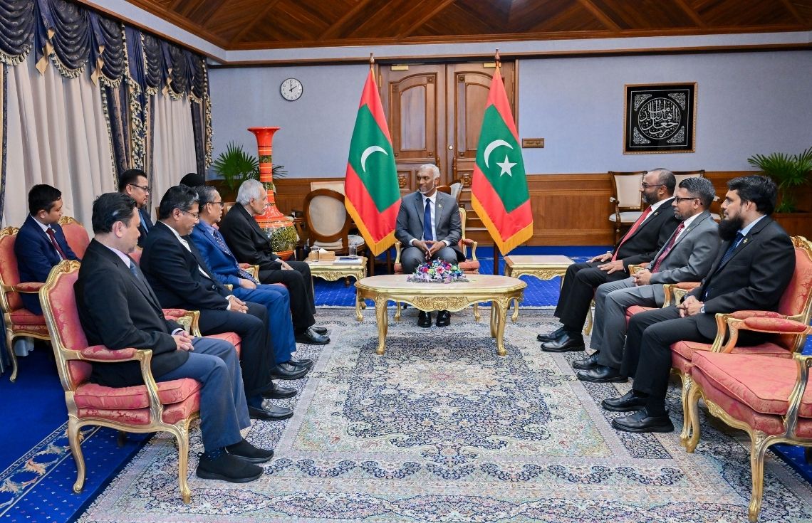 އައިއައިޔޫއެމް ގެ ރެކްޓަރ، ރައީސުލްޖުމްހޫރިއްޔާގެ އަރިހަށް އިޙްތިރާމްގެ ޒިޔާރަތެއް ކުރައްވައިފި
