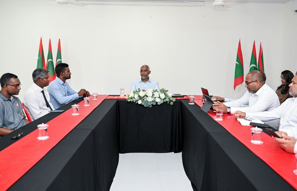 ރައީސް، ކަނޑިތީމު ކައުންސިލާއި ބައެއް މުއައްސަސާތަކުގެ އިސްވެރިންނާއި ބައްދަލުކުރައްވައިފި