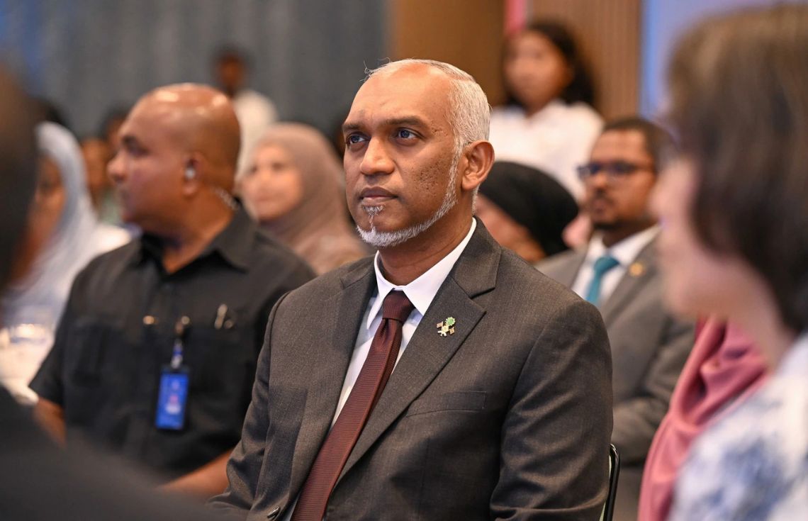 ތިން ބައްޔެއް ނައްތާލި ފުރަތަމަ ޤައުމަކަށް ރާއްޖެ ވުމުން ރައީސްގެ ތަޢުރީފު ޞިއްޙީ ޚިދުމަތްތެރީންނަށް!