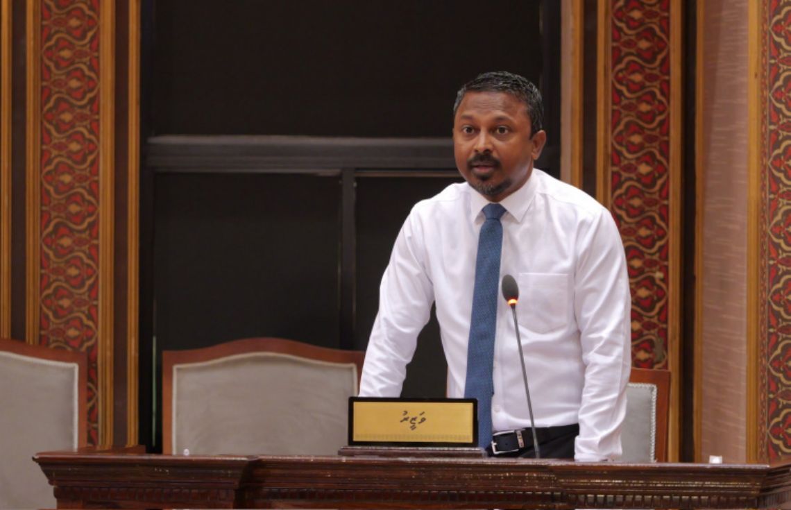 ކުރީ ސަރުކާރުން ބަދަލުގެ ގޮތުގައި އެކިއެކި ތަންތަނަށް 800 މިލިޔަނަށްވުރެ ގިނައިން ދީފައިވޭ