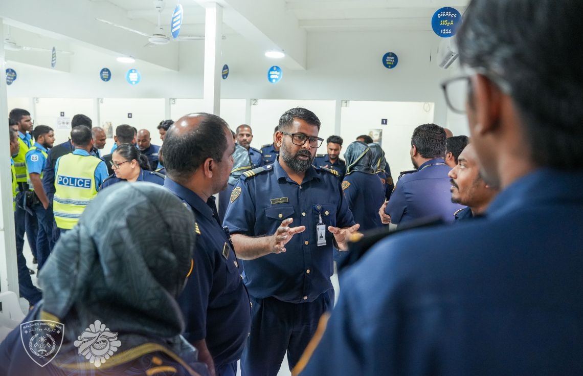 ޤަވާއިދާ ޚިލާފަށް އުޅެމުންދާ 132 ބިދޭސީއެއް ފުރުވާލުމުގެ މަސައްކަތް ކުރަމުންދާ ކަމަށް އިމިގްރޭޝަނުން ބުނެފި