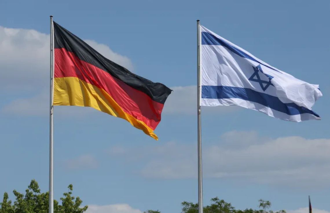 ހަމަލާތައް ހުއްޓާލުމުގެ އެއްބަސްވުމާއި ގުޅިގެން ޖަރުމަނުން އިސްރާއިލާ މެދު އަޅައިފައިވާ ދަތިކުރުމުގެ ފިޔަވަޅު ނެގުމަށް އިސްރާއިލުން  އުންމީދުކުރޭ