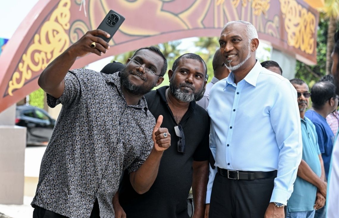 ށ. އަތޮޅުގެ ރަށްތަކަށް ކުރެއްވި ދަތުރުފުޅު ނިންމަވާލެއްވުމަށްފަހު ރައީސް މާލެ ވަޑައިގެންފި