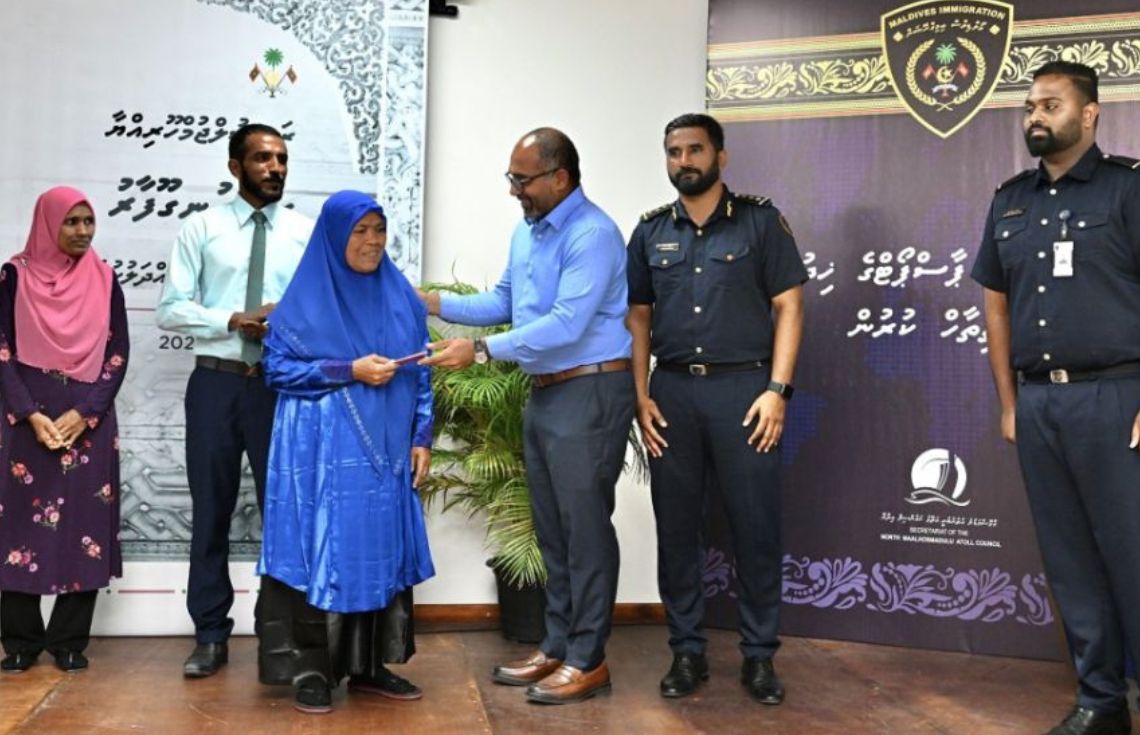 ސަރަޙައްދީ އޮފީސްތަކުން ޕާސްޕޯޓް ހެދުމަށް ބޮޑު ތަރުހީބެއް، ސެޕްޓެމްބަރު މަހު 960 ޕާސްޕޯޓް ދޫކޮށްފި