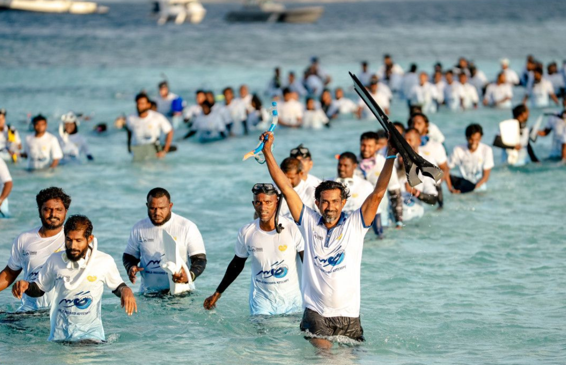 އެއްފަހަރާ އެންމެ ގިނަ މީހުން ސްނޯކްލްކޮށްގެން ރާއްޖޭގައި ވޯލްޑް ރެކޯޑެއް ހަދައިފި