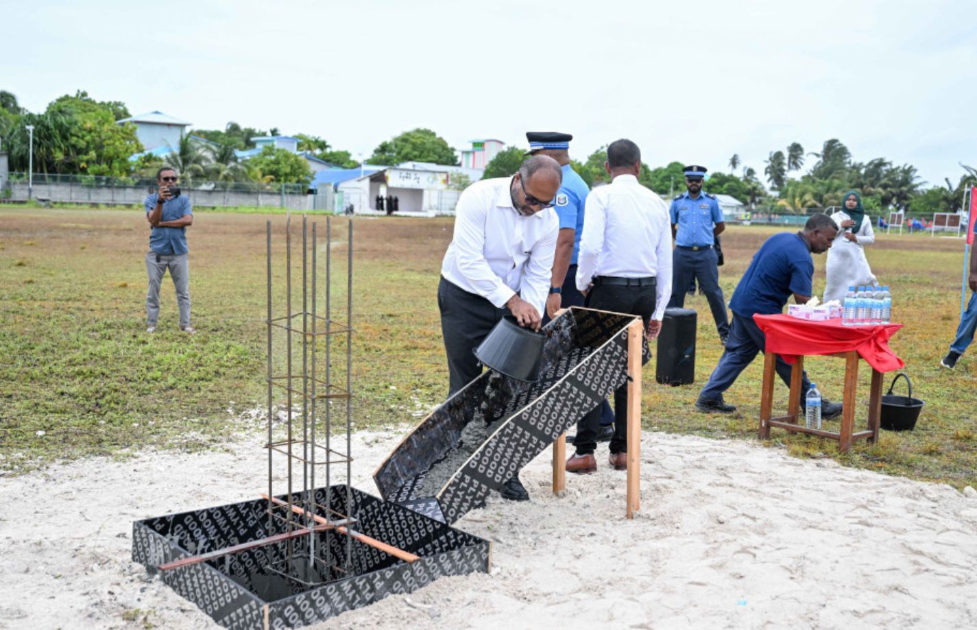 ލ. މާވަށު ފުލުހުންގެ މަރުކަޒުގެ ޢަމަލީ މަސައްކަތް ފަށައިފި