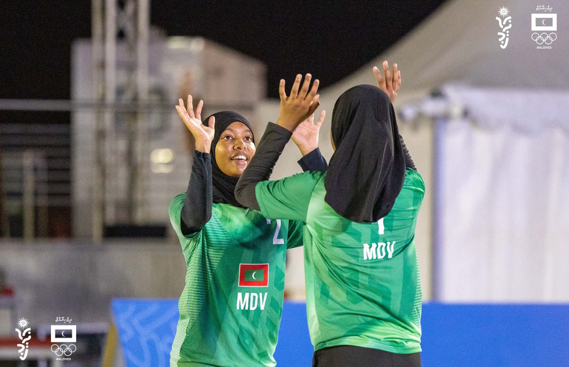 އޭޝިއަން ޔޫތު ގޭމްސް: އަންހެން ބީޗް ވޮލީ ޓީމުން ބަޙްރެއިން ބަލިކޮށްފި