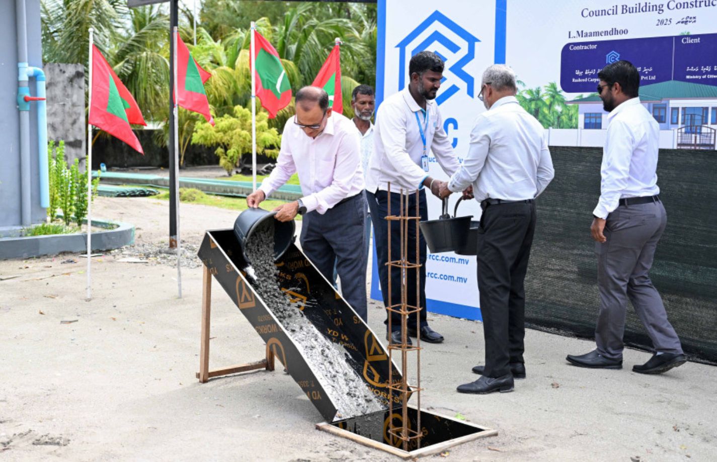 ހައްދުންމަތީ މާމެންދޫ ކައުންސިލްގެ އައު އިމާރާތުގެ ބިންގާ  އަޅައިފި
