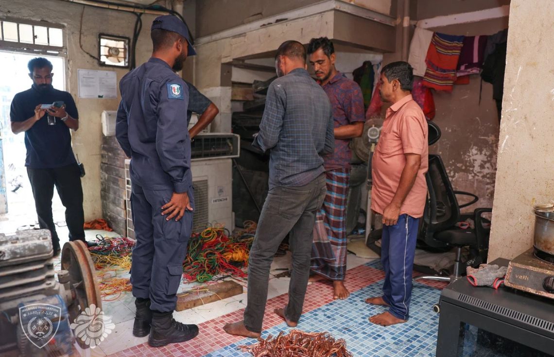ބައު ދަނގަނޑުގެ ވިޔަފާރިކުރަމުންދިޔަ 14 ބިދޭސީން އިމިގްރޭޝަންގެ ބެލުމުގެ ދަށަށް ގެންގޮސްފި