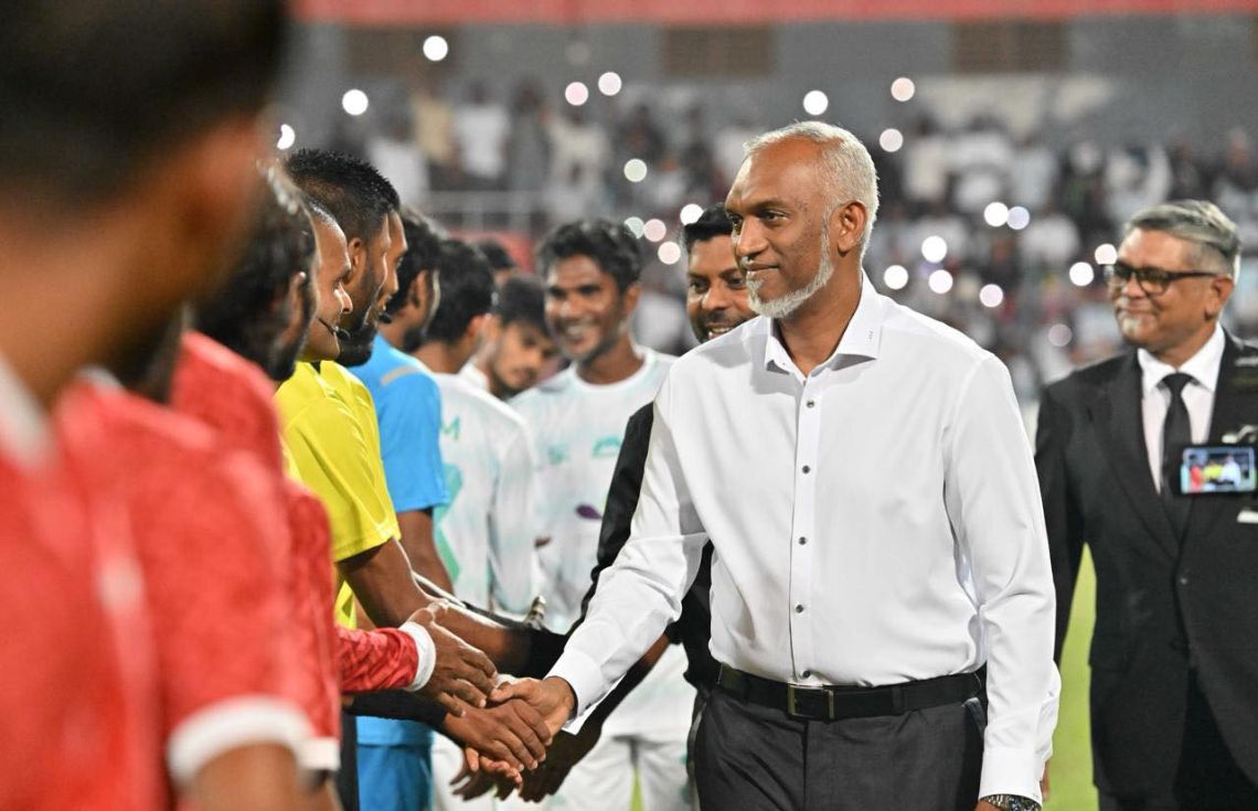 ރައީސް މުޢިއްޒު، ފީފާގެ ރައީސްއާ ބައްދަލުކުރައްވައި، ރާއްޖޭގެ ފުޓްބޯޅަ ކުރިއެރުވުމާ ގުޅޭގޮތުން މަޝްވަރާ ކުރައްވާނެ: އެފްއޭއެމް