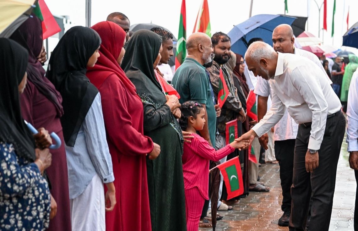 ރައީސް މުޢިއްޒު ކުރައްވަނީ ރައްޔިތުންނާއި ގާތުން، ރައްޔިތުންގެ ވެރިކަން