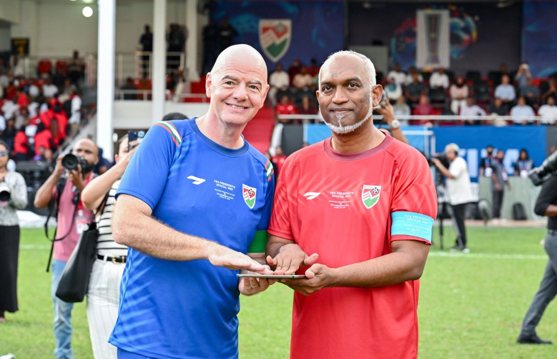 ދިވެހިރާއްޖޭގެ ފުޓްބޯޅައިގެ ޑައިމަންޑް ޖުބްލީ ލޯގޯ ރައީސުލްޖުމްހޫރިއްޔާ އިފްތިތާޙުކޮށްދެއްވައިފި