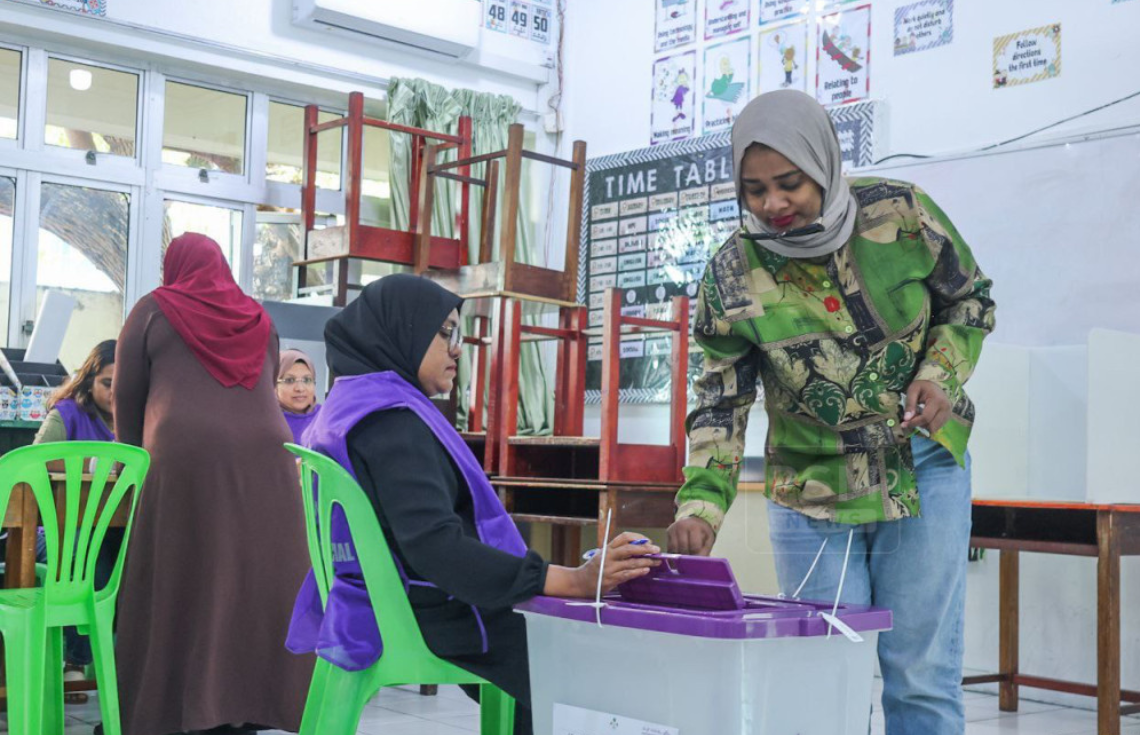 އައްޑޫގައި ވަކިވަކި ކައުންސިލްތައް އުފެއްދުމާ ގުޅޭ ވޯޓު ނަގަން ފަށައިފި