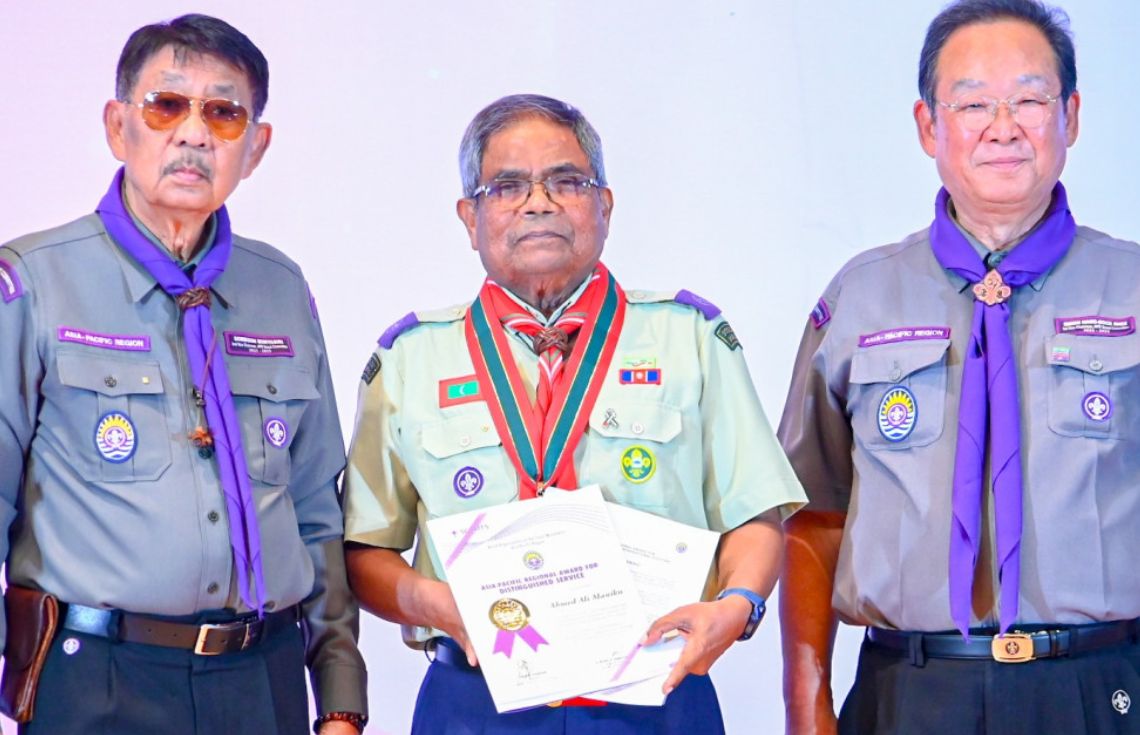 ސަރަޙައްދީ އެންމެ ޝަރަފުވެރި ސްކައުޓަކަށް ކުރީގެ ޗީފް ކޮމިޝަނަރ އަލި މަނިކު