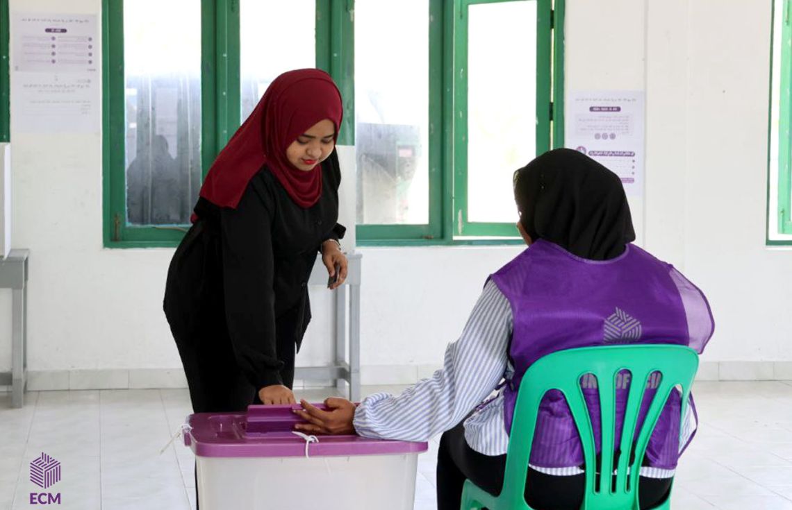 އައްޑޫގެ ހުޅުދޫ އާއި މީދޫ ވަކި ކައުންސިލްތަކަށް، ފޭދޫ ބޭނުންވަނީ ސިޓީ ކައުންސިލާއެކު ދެމިތިބެން : ވަގުތީ ނަތީޖާ