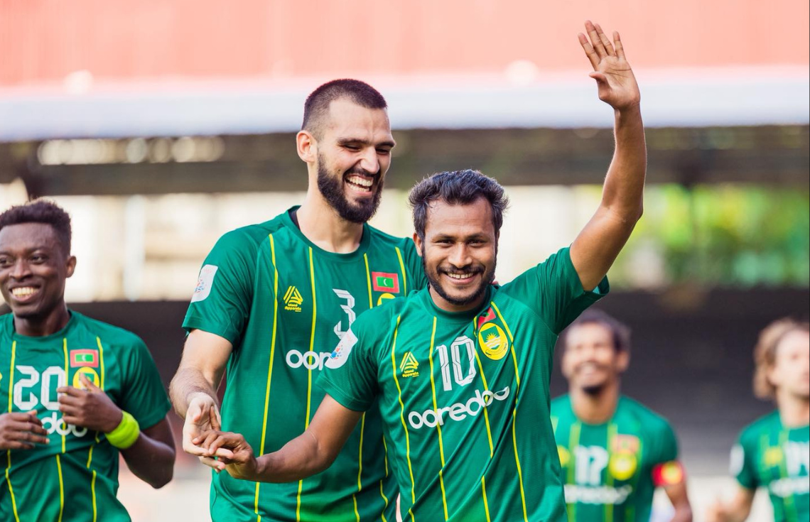 ޔޫވީ އާއި ވެލެންސިއާ އެއްވަރުވިއިރު، މާޒިޔާއިން ބޮޑު ތަފާތަކުން ގްރީން ބަލިކޮށް އެއްވަނައަށް