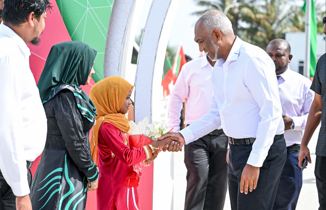 ޅ އަތޮޅާއި މާލެ އަތޮޅުގެ ބައެއް ރަށްރަށަށް ކުރައްވާ ދަތުރުފުޅެއްގައި ރައީސް ފުރާވަޑައިގެންފި