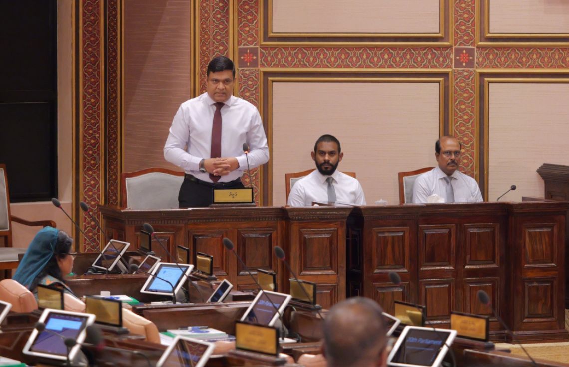 ބަދުއަޚުލާޤު ވާޞިލުވެފައި އޮތީ މިސްކިތު ތެރޭގައި ސައިކަލު ޕާކުކުރާ ޙިސާބަށް: ވަޒީރު އަމީން