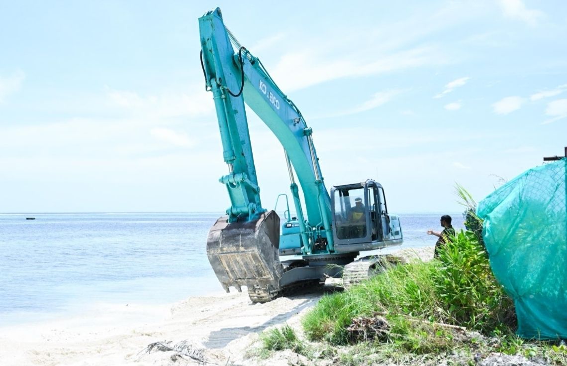ކ. ދިއްފުށީ ބިންހިއްކުމާއި ގޮނޑުދޮށް ހިމާޔަތްކުރުމުގެ ޢަމަލީ މަސައްކަތް ފަށައިފި