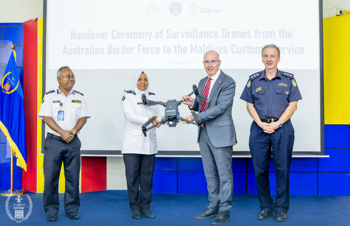 އޮސްޓްރޭލިއާއިން ކަސްޓަމްސްއަށް ޑްރޯންތަކެއް ހަދިޔާކޮށްފި