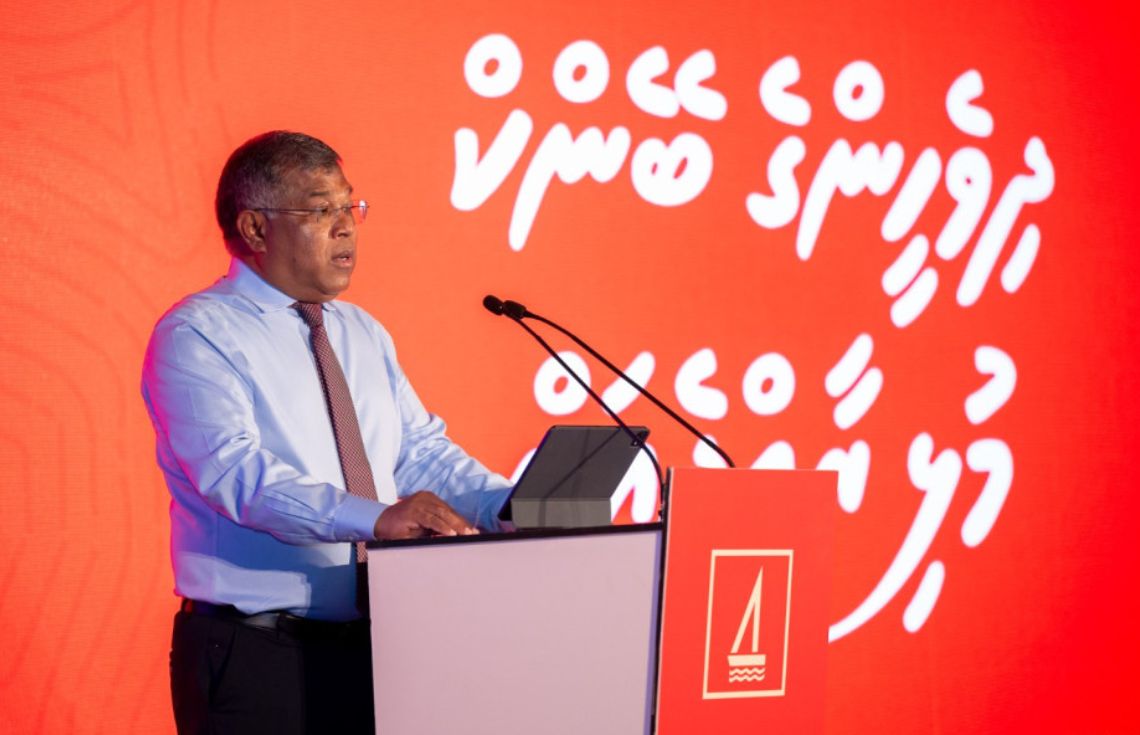 ބޭންކުގެ ޙާލަތު ރަނގަޅުވެ، ޑޮލަރު ލިމިޓް އިތުރުކުރެވުނީ ރައީސާއި، ވުޒާރާއާއި، ބޭންކުގެ މަސައްކަތުން: ޝަރީފް