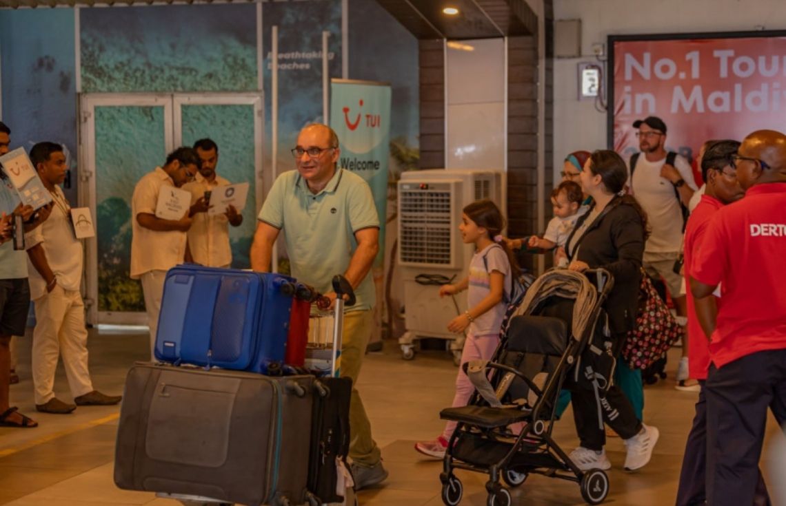 މިއަހަރުގެ މިހާތަނަށް ރާއްޖެއަށް ޒިޔާރަތްކުރި ފަތުުރުވެރިންގެ ޢަދަދު 1.8 މިލިޔަނަށް އަރައިފި