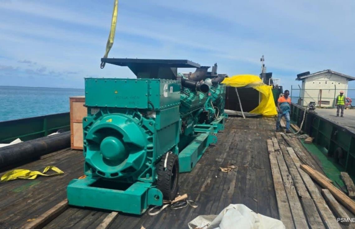 އައްޑޫ ސިޓީއަށް ގެންދިޔަ 1.8 މެގަވޮޓުގެ 2 ޖަނަރޭޓަރު 10 ދުވަހުތެރޭ ބޭނުންކުރަން ފެށޭނެ: ފެނަކަ