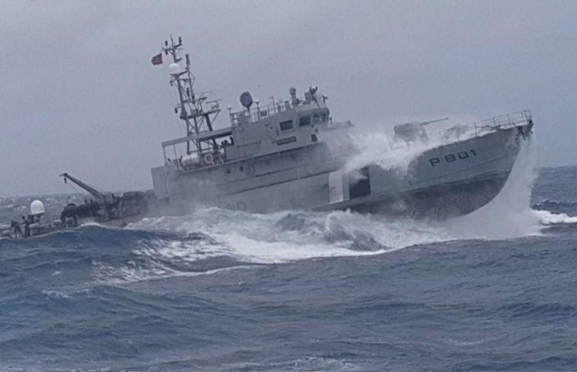 އަލިހުރަސް ކަނޑުތެރެއިން ބޮޔެއް އޮޔާދާތީ ސަމާލުވުމަށް އެދެފި