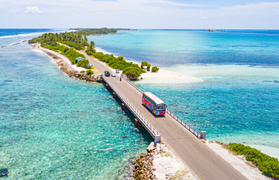 އައްޑުއަތޮޅުގެ ހުޅުދޫ އާއި މީދޫއަކީ އައްޑޫ ސިޓީއާ ވަކިން އޮންނަ ދެ ރަށް ކަމުގައި ކަނޑައަޅައިފި