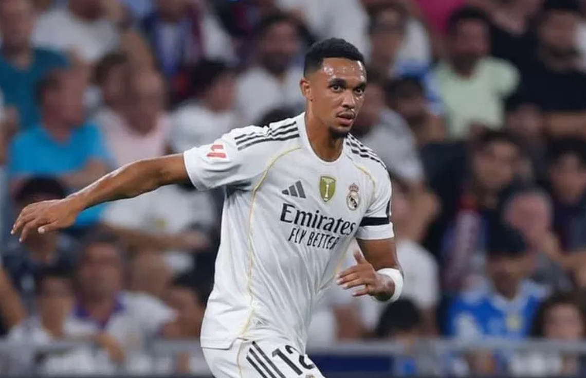 މިދިޔަ ސީޒަނަށްފަހު ރެއާލްއަށް ބަދަލުވި އާރނޯލްޑް އަނބުރާ ލިވަޕޫލްއަށް