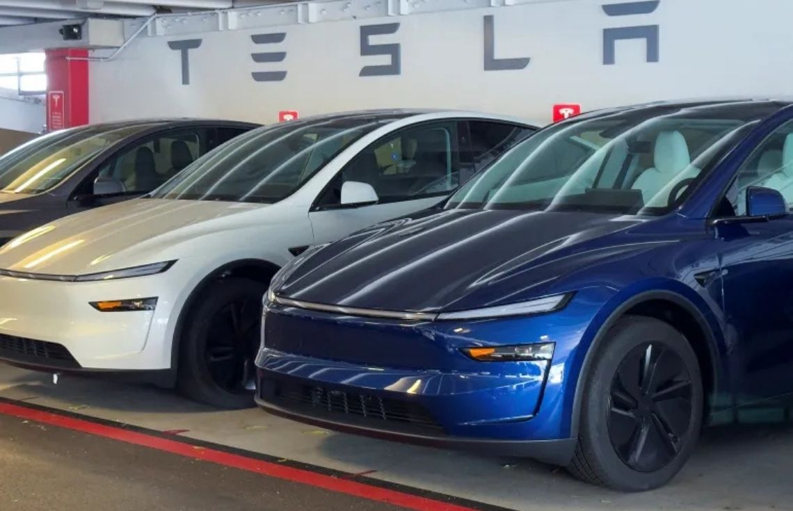 ޓެސްލާގެ ކާރެއްގައި ހުރި މައްސަލަތަކެއްގެ ސަބަބުން ބަޔަކު މަރުވިކަމަށްބުނެ އެމީހުންގެ ޢާއިލާއިން ދައުވާކޮށްފި