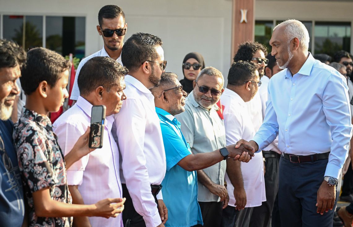 ރައީސް މުޢިއްޒުއަށް ފުވައްމުލަކު ސިޓީއިން އެތައް ސަތޭކަ ބަޔަކު ނިކުމެ ހޫނު މަރުޙަބާއެއް !