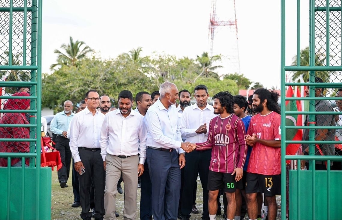 ފުވައްމުލައް ސިޓީގެ މާދަޑު އަވަށުގައި ތަރައްޤީކޮށްފައިވާ ފުޓްސަލް ދަނޑު ރައީސް ހުޅުއްވައިދެއްވައިފި