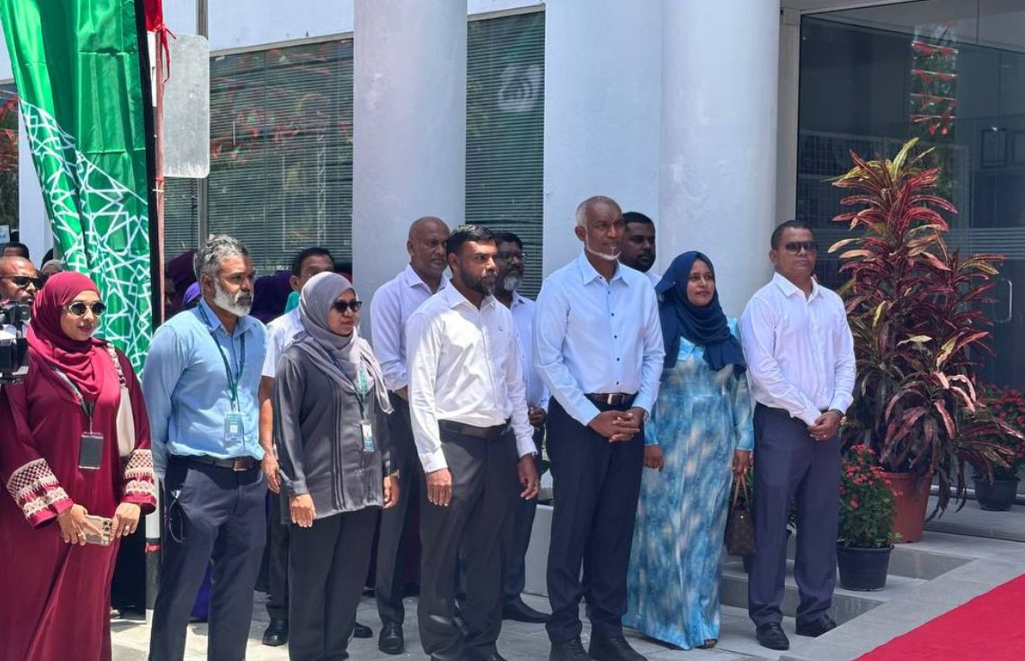 އައްޑޫ ހުޅުމީދޫގައި މޯލްޑިވްސް އިސްލާމިކް ބޭންކުގެ އައު އޭޓީއެމްގެ ޚިދުމަތް ރައީސުލްޖުމްހޫރިއްޔާ ފަށްޓަވައިދެއްވައިފި