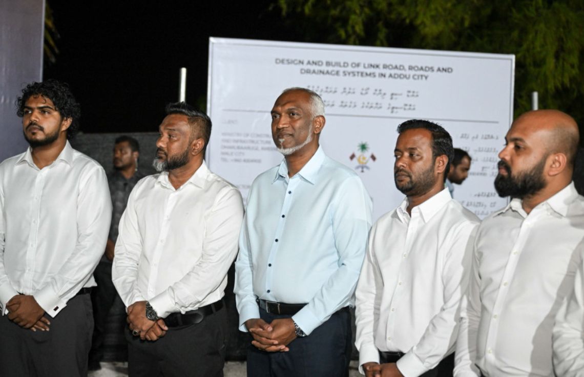 އައްޑޫ ސިޓީގެ ލިންކު ރޯޑާއި މަގުތައް ތަރައްޤީ ކުރުމުގެ ބިޔަ މަޝްރޫޢުގެ މަސައްކަތް ރަސްމީކޮށް ފަށައިފި