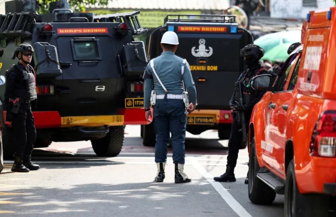 އިންޑޮނޭޝިޔާގެ މިސްކިތެއްގައި އެއްޗެއްގޮވައި ބަޔަކަށް އަނިޔާވެއްޖެ