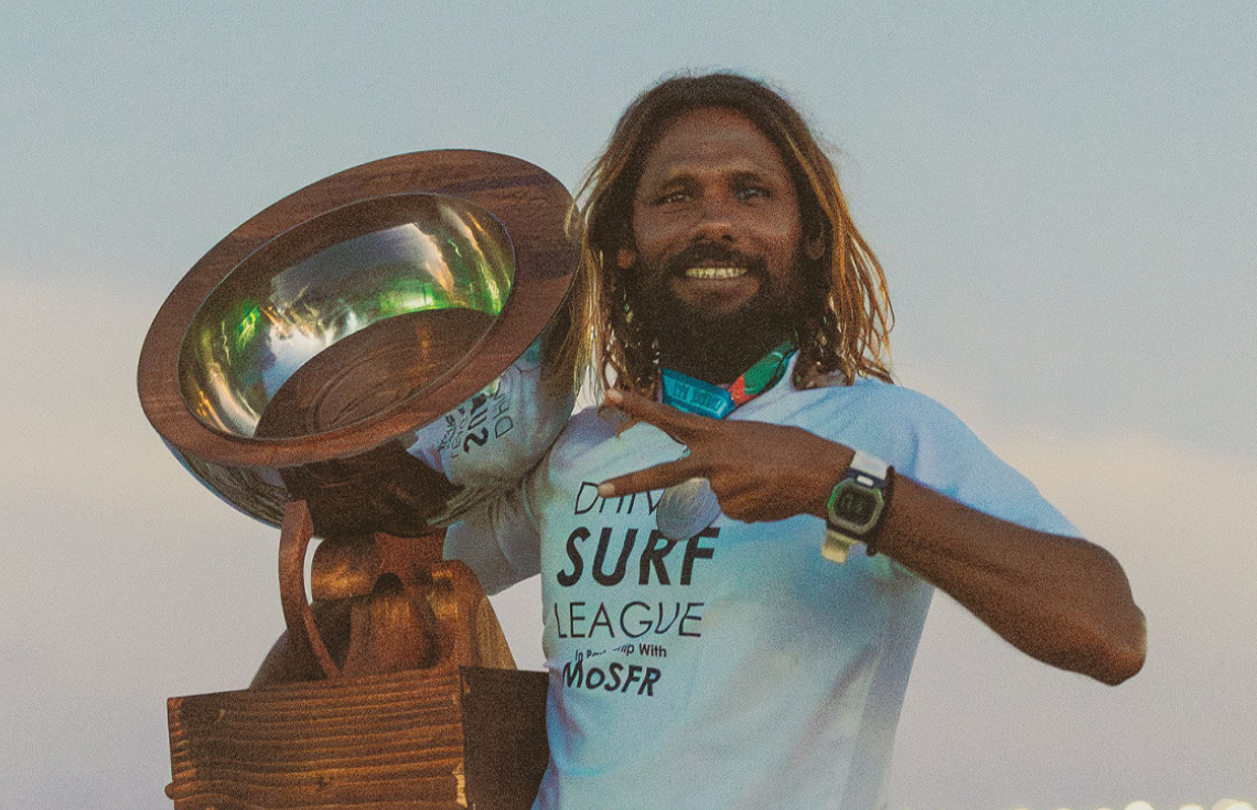 ދިވެހި ސާރފް ލީގުގެ ޗެމްޕިއަންކަން އަޙުމަދު އާގިލް ހޯދައިފި