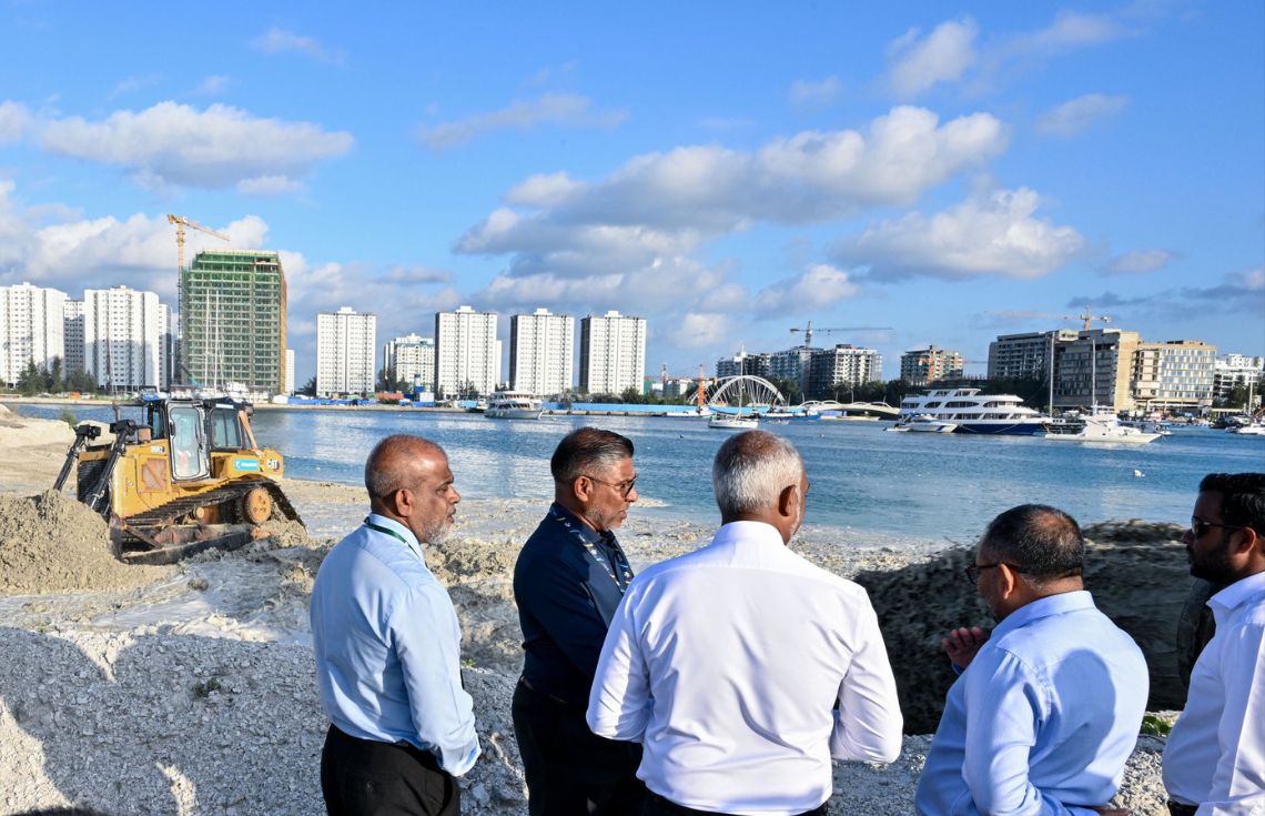 ހުޅުމާލޭ ތިންވަނަ ފިޔަވަހީގެ ބިން ހިއްކުމުގެ މަސައްކަތް ކުރިއަށްދާ ގޮތް ރައީސުލްޖުމްހޫރިއްޔާ ބައްލަވާލައްވައިފި