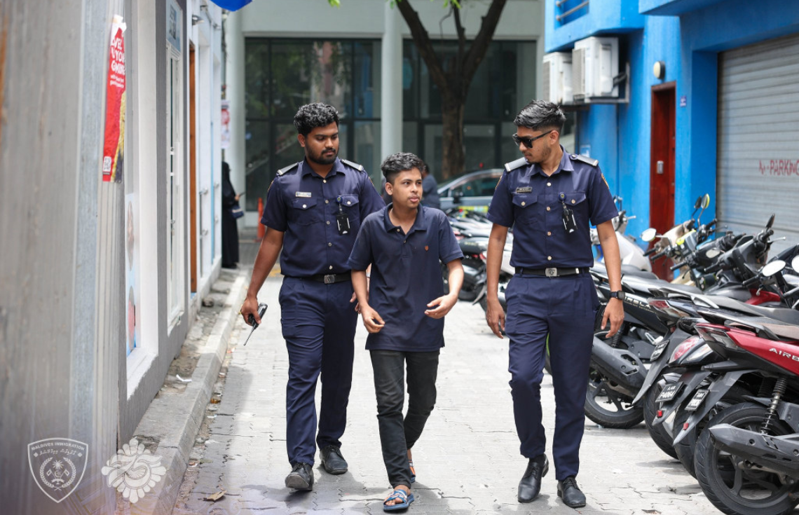 އިމިގްރޭޝަނުން އަލަށް ތަޢާރަފްކުރި އައު ސިސްޓަމާއެކު، ބިދޭސީއެއްގެ މޫނުން އޭނާގެ ވަނަވަރު ދެނެގަނެވޭނެ