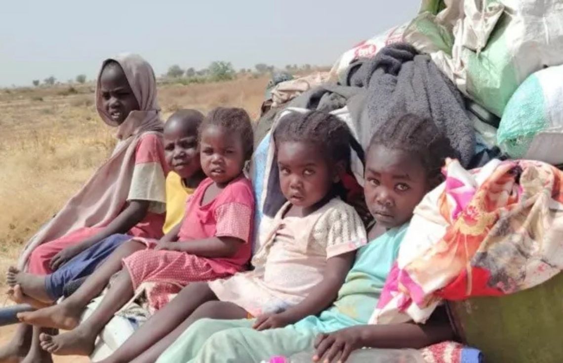 ސޫދާނުގެ 20 މިލިއަން މީހުންނަށް އެހީ ބޭނުންވެފައި، ދުނިޔޭގެ އެހީއަށް ގޮވާލައިފި