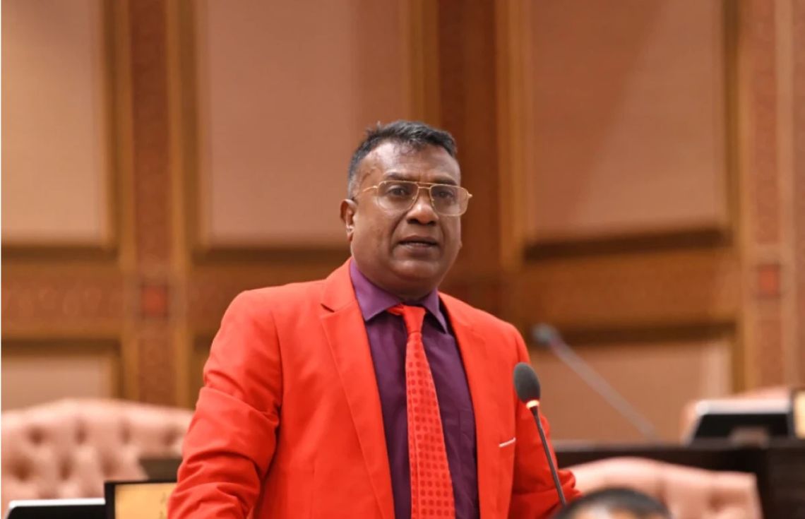 ރާއްޖެ ބަނގުރޫޓުވުމުން ސަލާމަތްކުރަން ރައީސް މުޢިއްޒު ކުރައްވާ މަސައްކަތަށް ފުރިހަމަ އެއްބާރުލުން ދޭނަން: ޖާބިރު