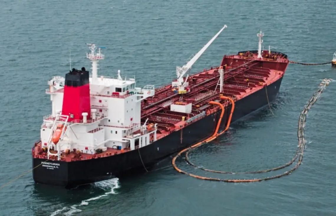 އީރާނުން ތެޔޮ ޓޭންކަރެއް ހިފަހައްޓައިފި، އެމެރިކާ ބުނަނީ "ހައިރާންކުރަނިވި ކަމެއް" ކަމަށް!