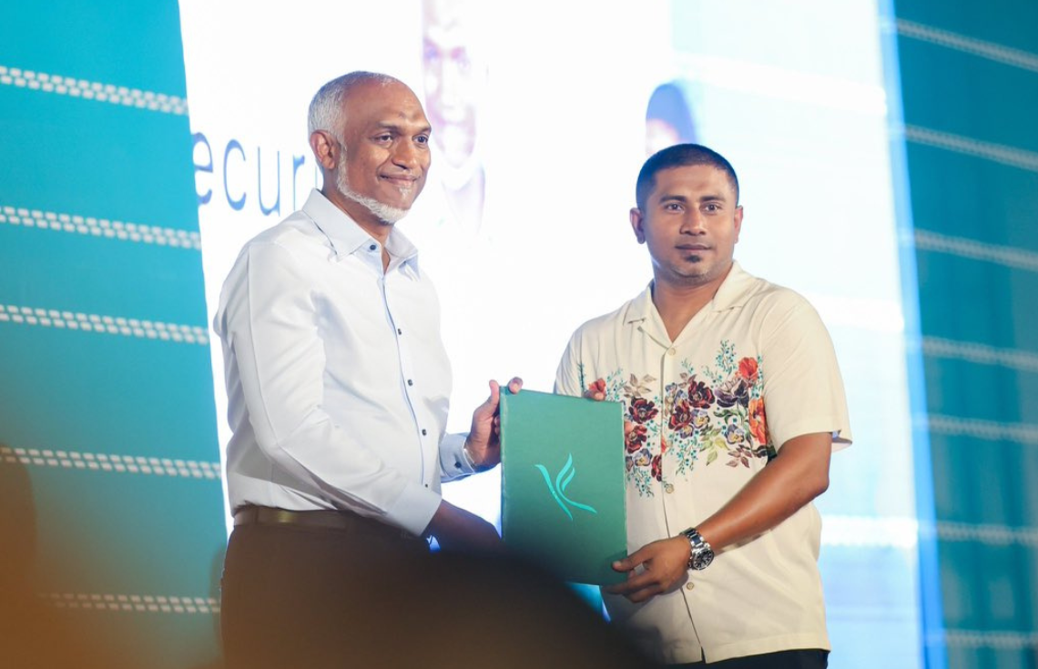 އެނބުރި މި ދިޔައީ ކުރީގެ ސިޔާސީ ފިކުރުގެ ތެރެއަށް: މަޚްލޫފް